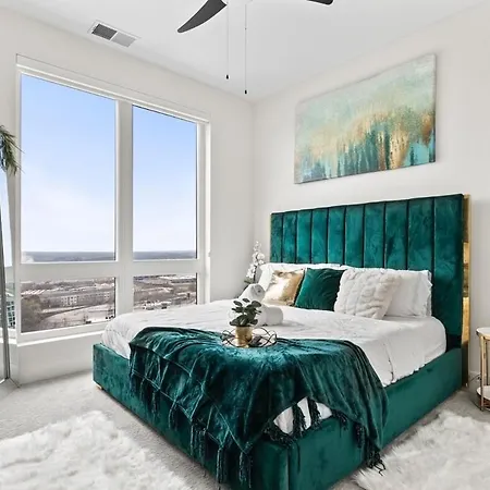 New! Royal Penthouse King Bed Amazing Views! Apartment